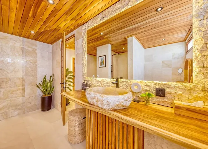 Villa Tango - New Luxurious 7bdr Prime Location *