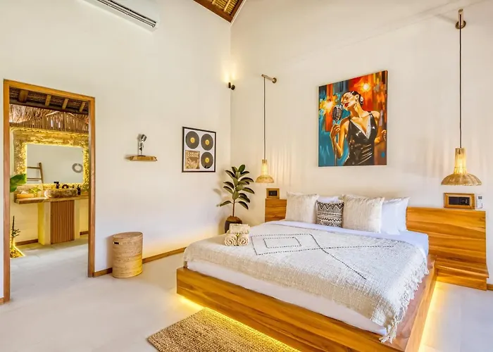 Villa Tango - New Luxurious 7bdr Prime Location